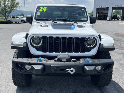 Used 2024 Jeep Wrangler Unlimited Rubicon 4xe AWD/4WD image 12