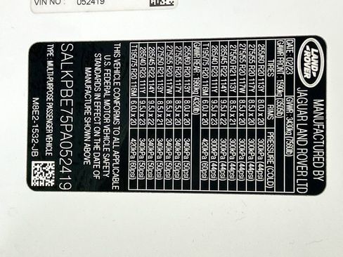 Used 2023 Land Rover Range Rover Long Wheelbase SE image 34