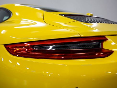Used 2018 Porsche 911 Carrera T RWD image 34