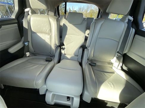 Used 2019 Honda Odyssey EX-L image 16