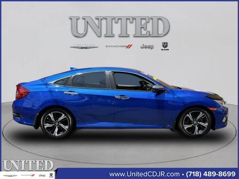 Used 2016 Honda Civic Touring image 2