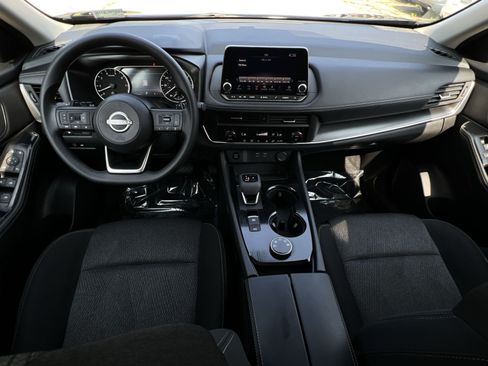 Used 2024 Nissan Rogue SV AWD/4WD image 32
