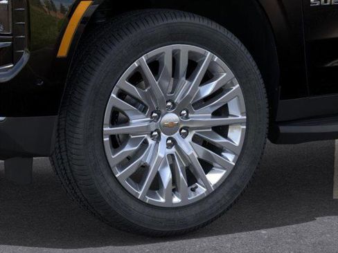 New 2026 Chevrolet Suburban Premier image 9