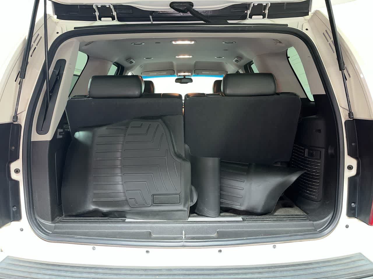 Used 2010 Cadillac Escalade AWD image 29