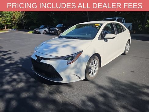 Used 2022 Toyota Corolla LE FWD image 3