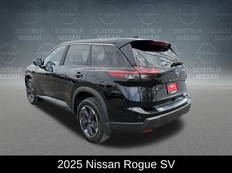 Used 2025 Nissan Rogue SV video 3