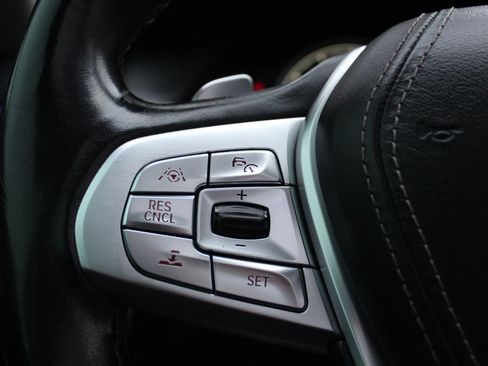 Used 2016 BMW 750i xDrive image 26