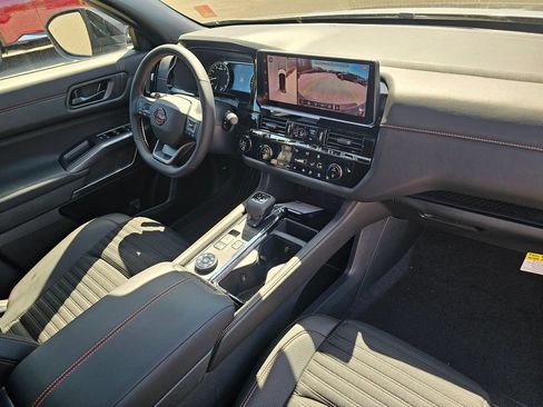 New 2026 Nissan Pathfinder Rock Creek w/ Rock Creek Premium Package AWD/4WD image 31