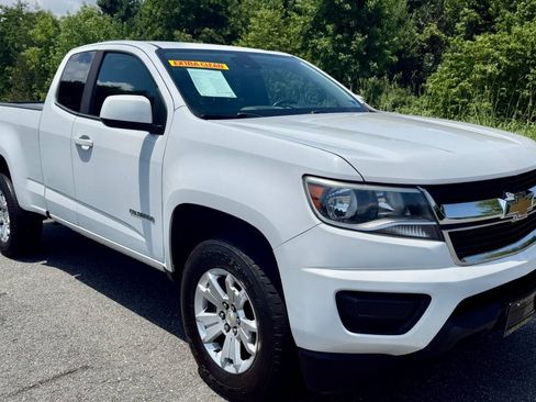 Used 2020 Chevrolet Colorado LT w/ Safety Package RWD image 2