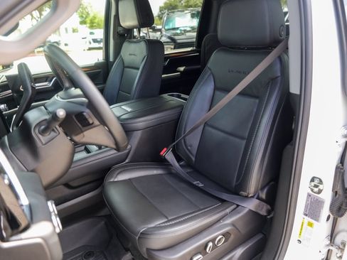 Used 2024 GMC Sierra 3500 Denali w/ Denali Reserve Package AWD/4WD image 4