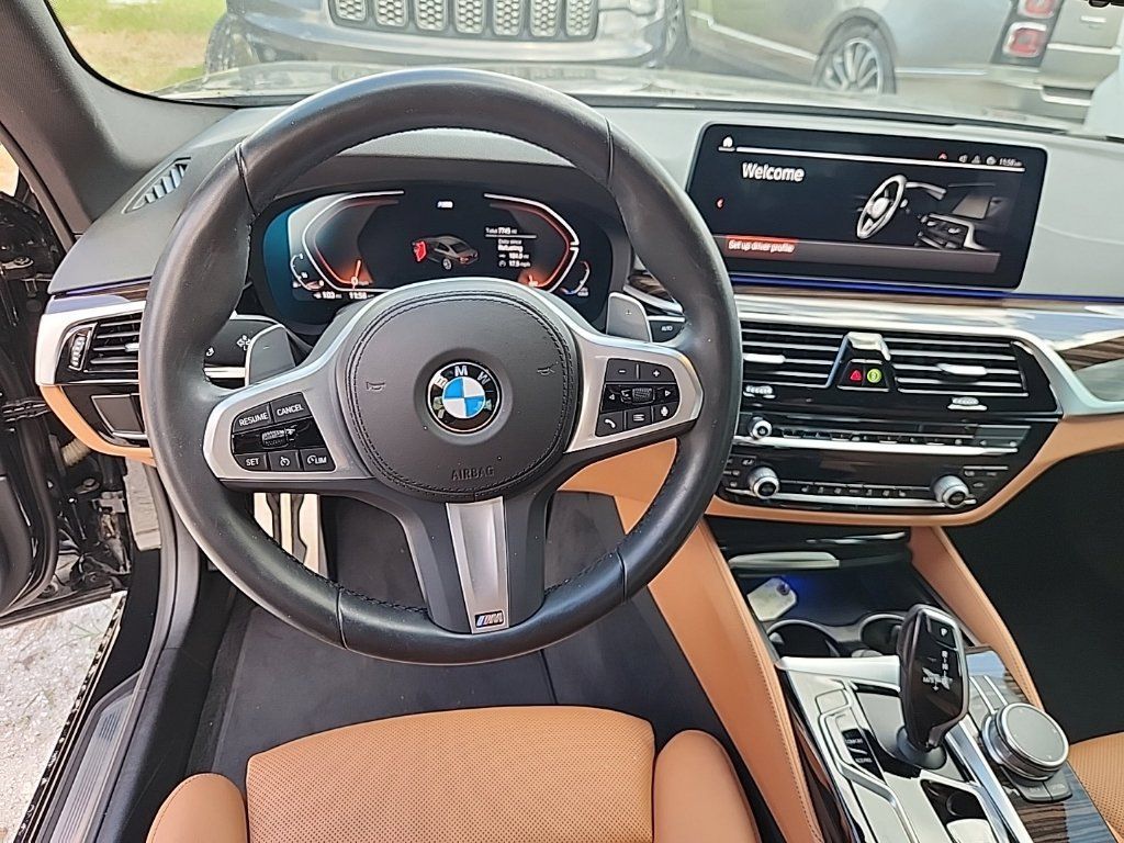 Used 2023 BMW 540i w/ M Sport Package RWD image 4