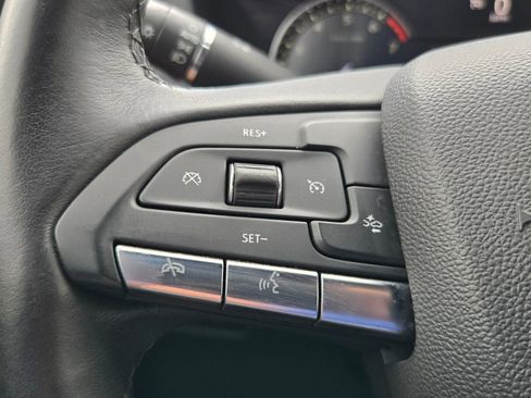 Used 2022 Cadillac XT4 Premium Luxury w/ Enhanced Visibility Package FWD image 23