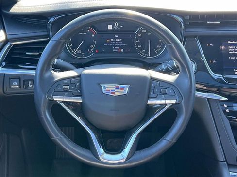 Used 2023 Cadillac XT6 Premium Luxury image 16