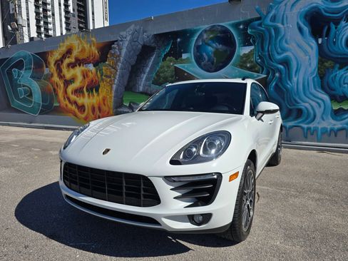 Used 2018 Porsche Macan AWD/4WD image 2