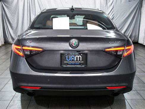 Used 2024 Alfa Romeo Giulia Ti AWD/4WD image 5