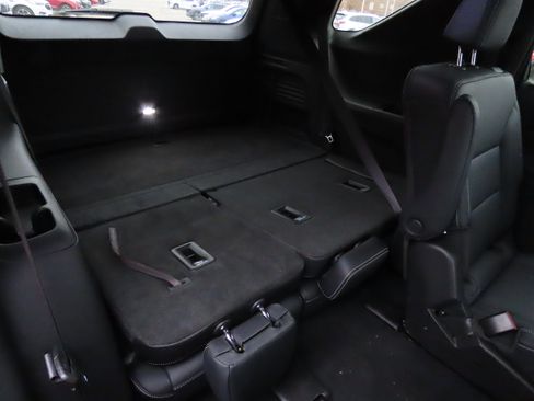 Used 2025 Chevrolet Traverse LT image 15