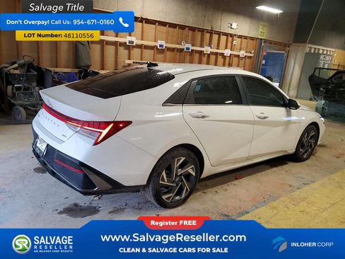 Used 2025 Hyundai Elantra Limited FWD image 4