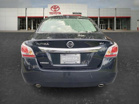 Used 2015 Nissan Altima 2.5 SV w/ Convenience Package FWD image 10
