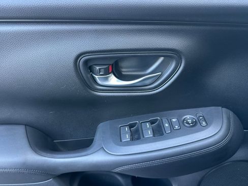 Used 2024 Honda HR-V LX image 12