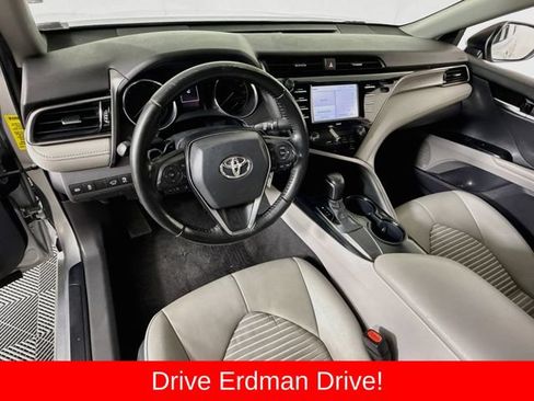 Used 2020 Toyota Camry SE FWD image 7