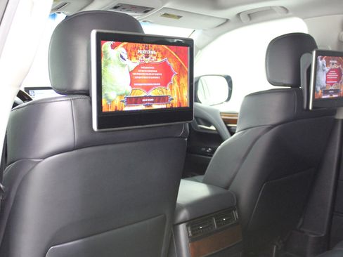 Used 2017 Lexus LX 570 4WD w/ Luxury Package image 35