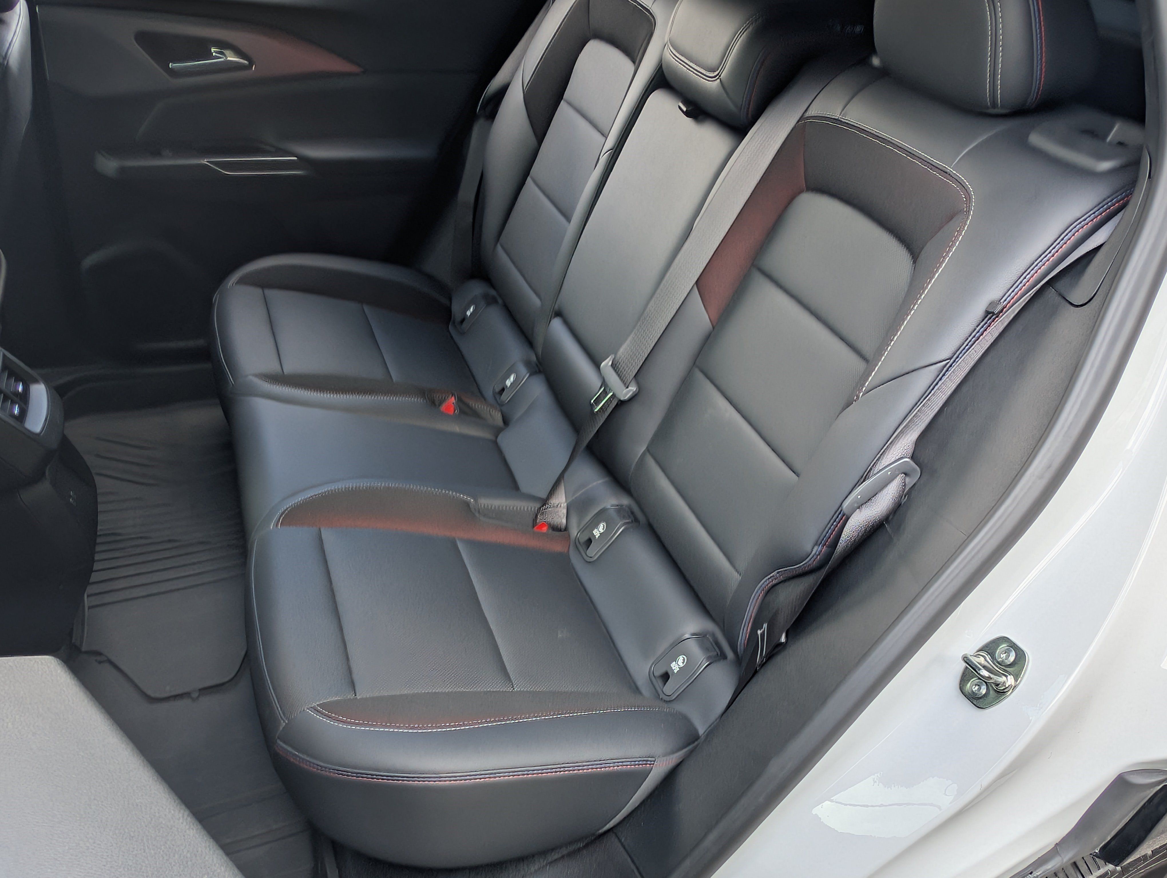 Used 2024 Chevrolet Equinox EV RS w/ LPO, Active Package FWD image 18