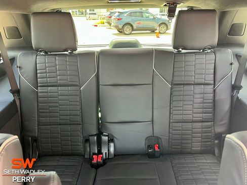 Used 2025 Cadillac Escalade V image 17