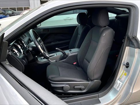 Used 2013 Ford Mustang GT image 8