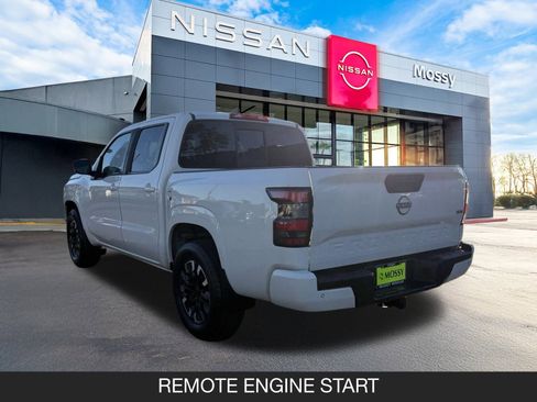 Used 2022 Nissan Frontier SV image 9