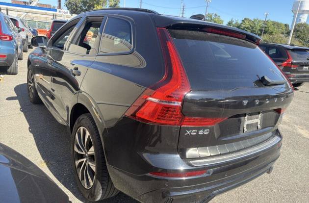 Used 2024 Volvo XC60 B5 Core w/ Protection Package Premier AWD/4WD image 4