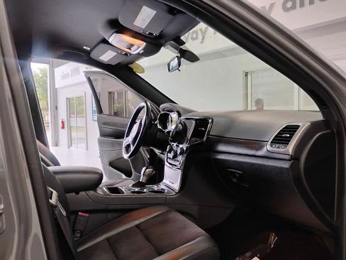 Used 2021 Jeep Grand Cherokee Laredo X RWD image 95