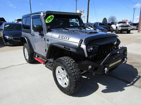 Used 2016 Jeep Wrangler Sport image 2