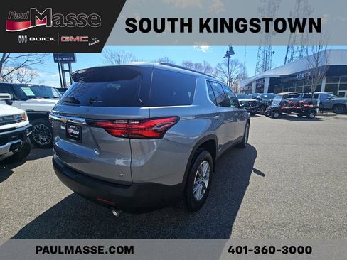 Used 2023 Chevrolet Traverse LT w/ Rear Camera Mirror Package image 6