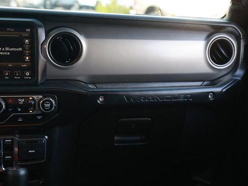 Used 2023 Jeep Wrangler Unlimited w/ Cold Weather Group AWD/4WD image 28