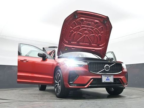 Used 2024 Volvo XC60 B5 Plus w/ Protection Package Premier AWD/4WD image 55