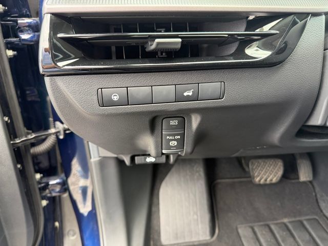 Used 2025 Nissan Murano SV AWD/4WD image 17