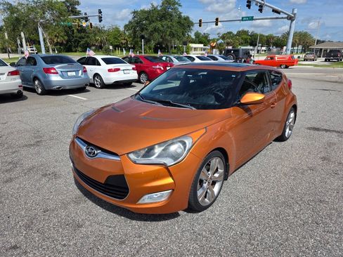 Used 2013 Hyundai Veloster w/ Tech Pkg FWD image 8