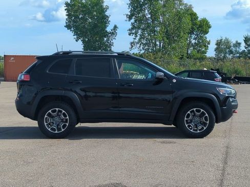 Used 2020 Jeep Cherokee Trailhawk w/ Comfort/Convenience Group AWD/4WD image 2