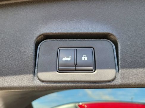 Used 2023 Nissan Rogue SV w/ SV Premium B Package FWD image 32