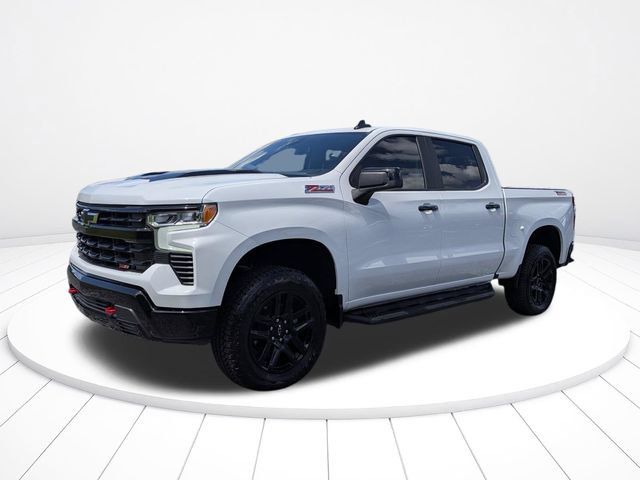 Used 2025 Chevrolet Silverado 1500 LT Trail Boss w/ Convenience Package II AWD/4WD image 7