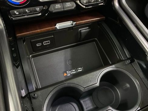 Used 2024 GMC Yukon XL Denali Ultimate image 23