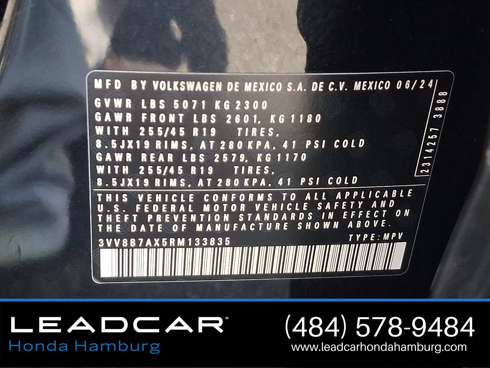 Used 2024 Volkswagen Tiguan SE R-Line AWD/4WD image 27