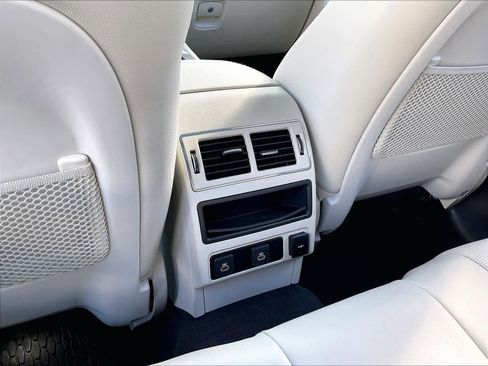 Used 2025 Jaguar F-PACE R-Dynamic S image 36