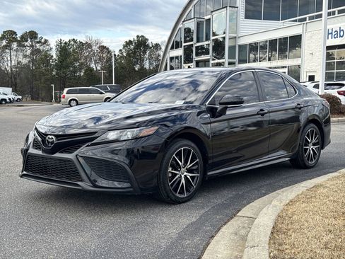 Used 2024 Toyota Camry SE w/ Convenience Package image 5