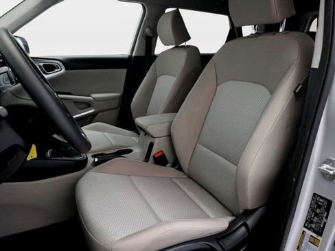 Used 2021 Kia Soul LX FWD image 11
