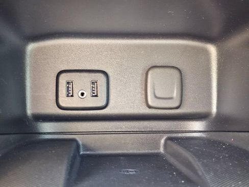 Used 2018 Chevrolet Equinox Premier AWD/4WD image 29