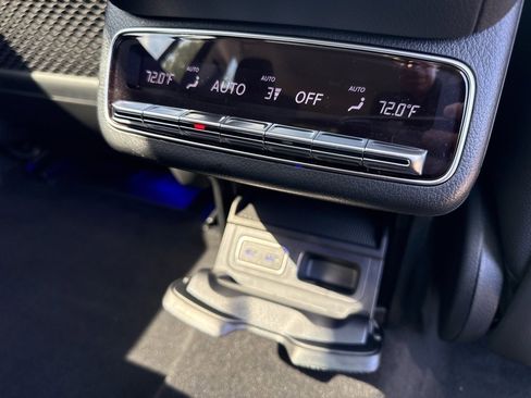 New 2026 Mercedes-Benz GLS 450 4MATIC image 33