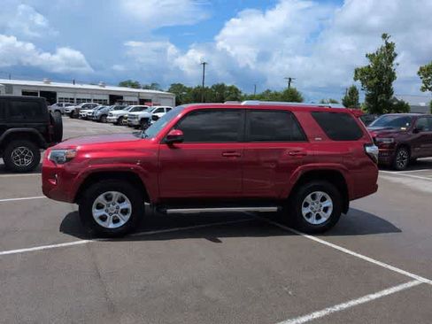 Used 2016 Toyota 4Runner SR5 AWD/4WD image 5