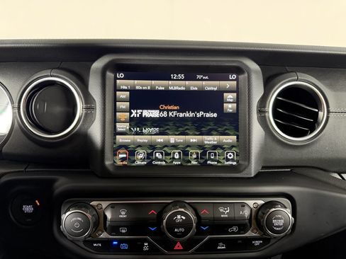 Used 2023 Jeep Wrangler Unlimited Sahara AWD/4WD image 37