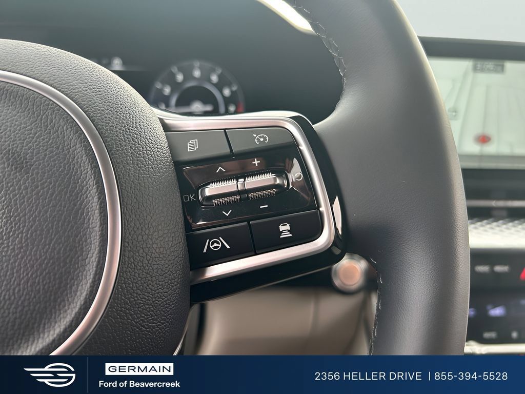 Used 2024 Kia Carnival SX Prestige FWD image 21
